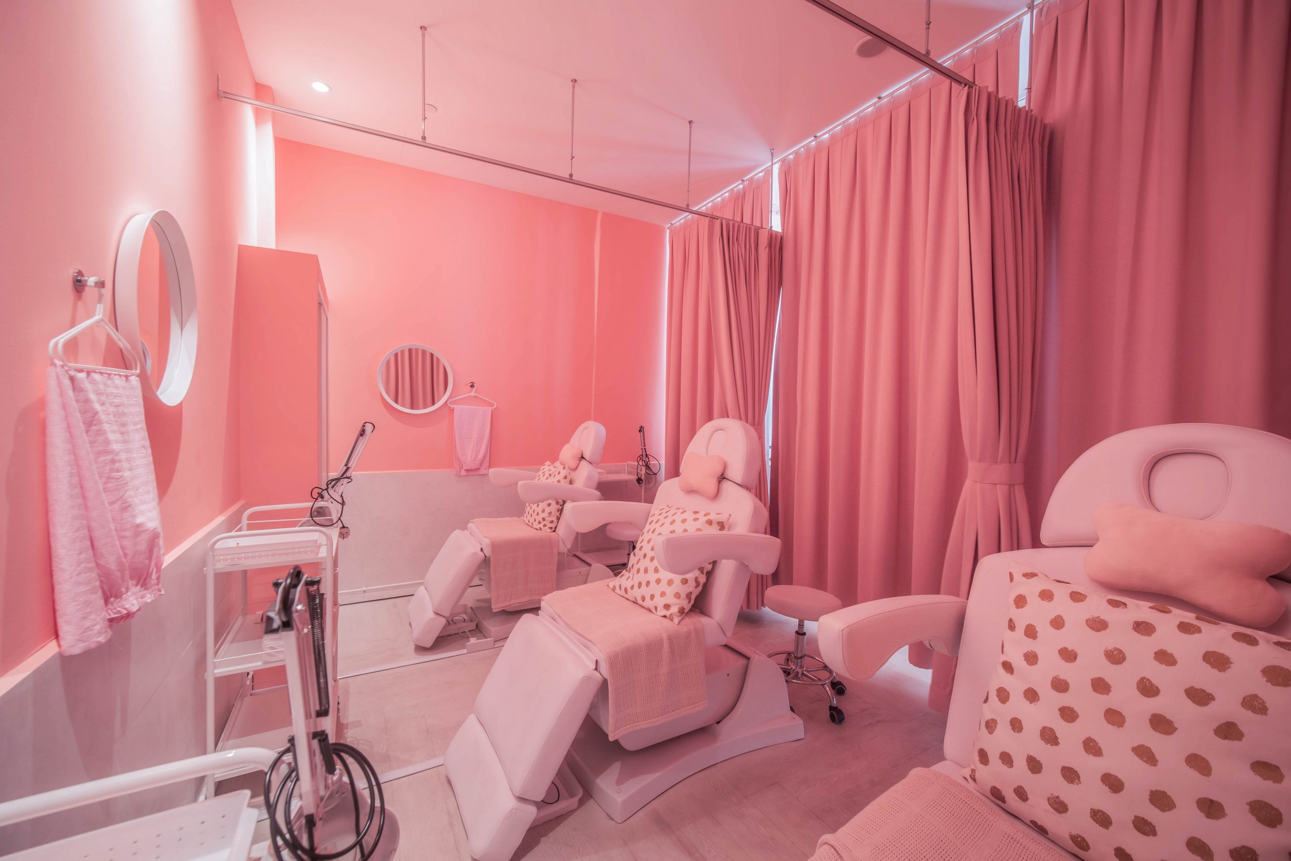 Peachy Skin Bar: Dreamy Pink Space Designed by Lucas Ong