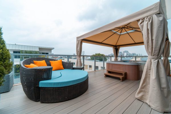 2-Breeze By The East_Tony Poh+Cathryn Ling