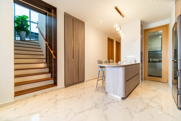 3-Breeze By The East_Tony Poh+Cathryn Ling