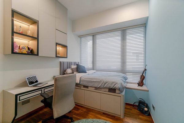 7-Breeze By The East_Tony Poh+Cathryn Ling