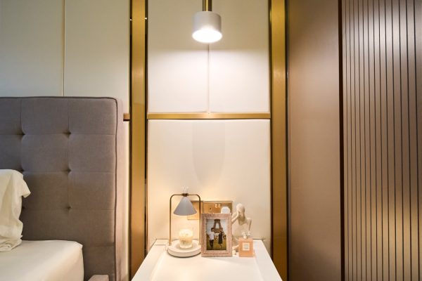 Landed in Sixth Avenue by Tony Poh and Cathryn Ling